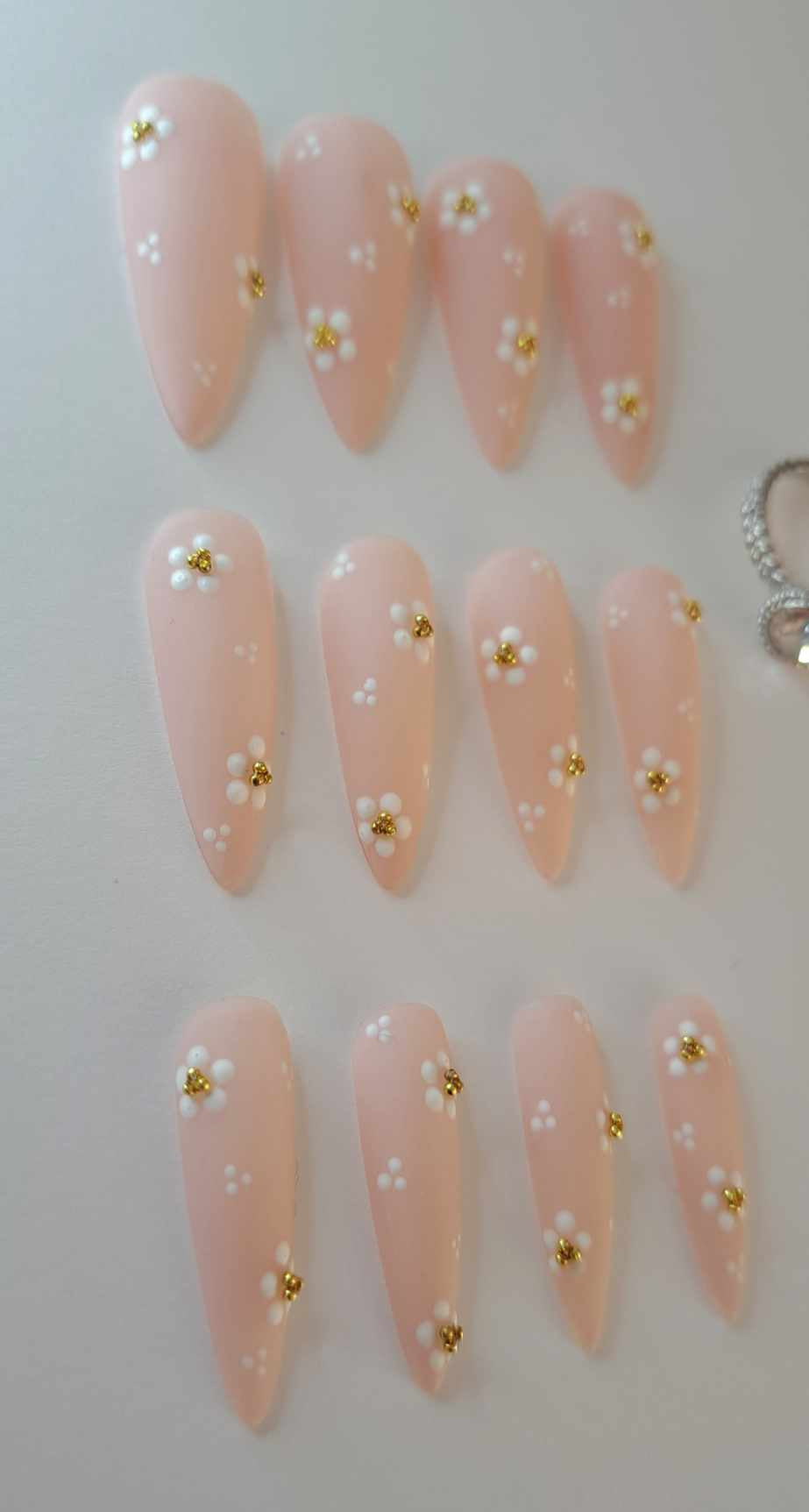 Press-On Nails | Nude Flowers | Fait Main en France